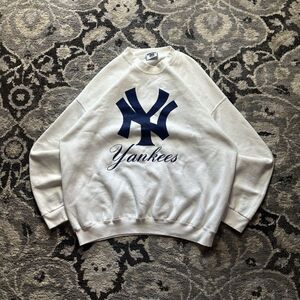 Vintage 90s New York Yankees Big Graphic white mens crewneck sweatshirt size 2XL